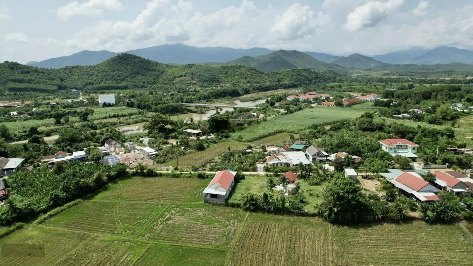 Nhà vườn cực đẹp, có thể chia ra làm nhiều lô nhỏ