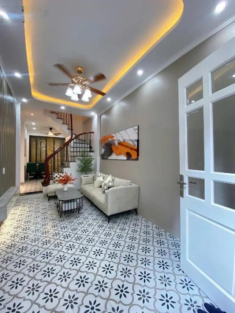 Bán nhà đẹp ở luôn, Trần Hữu Tước, sát Hồ Đắc Di, tương lai rạng ngời DT 35m2 x 5 tầng. Giá: 5.9tỷ