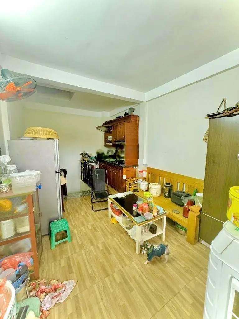 Bán nhà 6 tầng, dt 30m2/ 1 tầng, cách 1 nhà ra phố Vĩnh Hưng, bao quy hoạch.