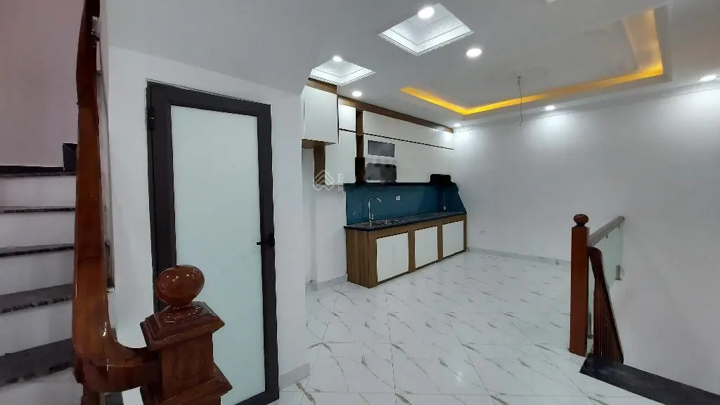 Bán nhà 5 tầng 41m lạc thị, ngọc hồi. Mặt tiền 3,8m oto 7 chỗ ngủ trong nhà. Đường trước nhà 6m