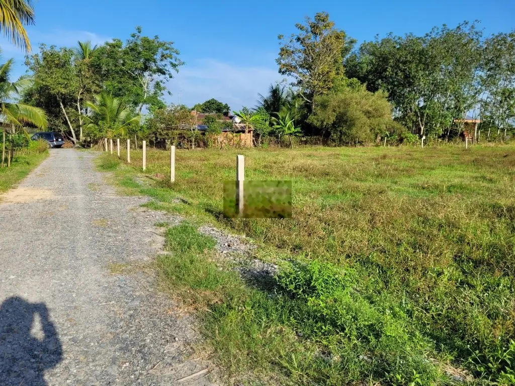 5x33. Hơn 174m2 gần full thổ cư. Rớt nhựa 200m.Kế bên cổng KCN. 560tr.