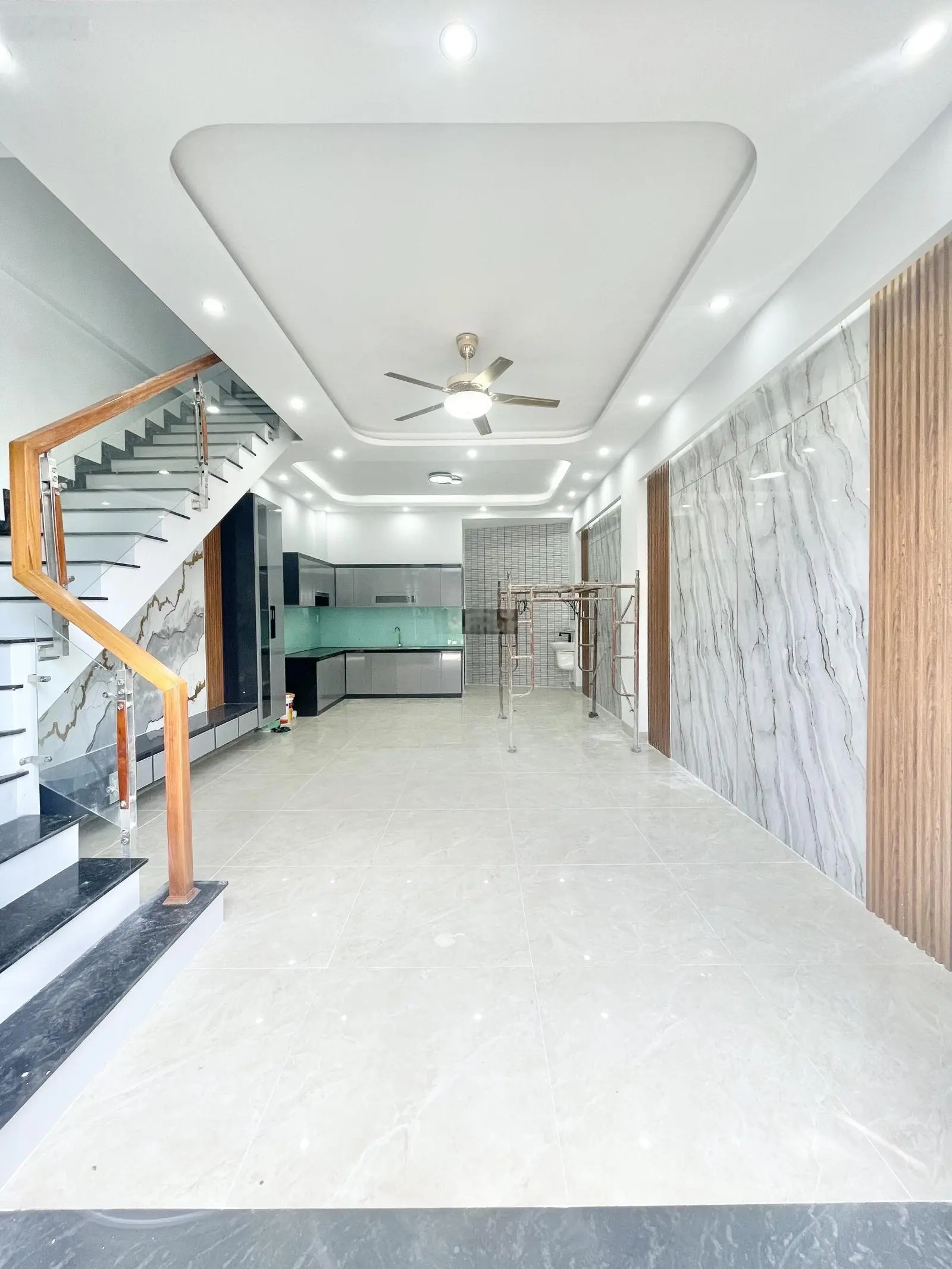 Cần bán nhà 2 lầu mới hoàn thiện gần ngã tư mồi DT67M giá 3,4 tỷ