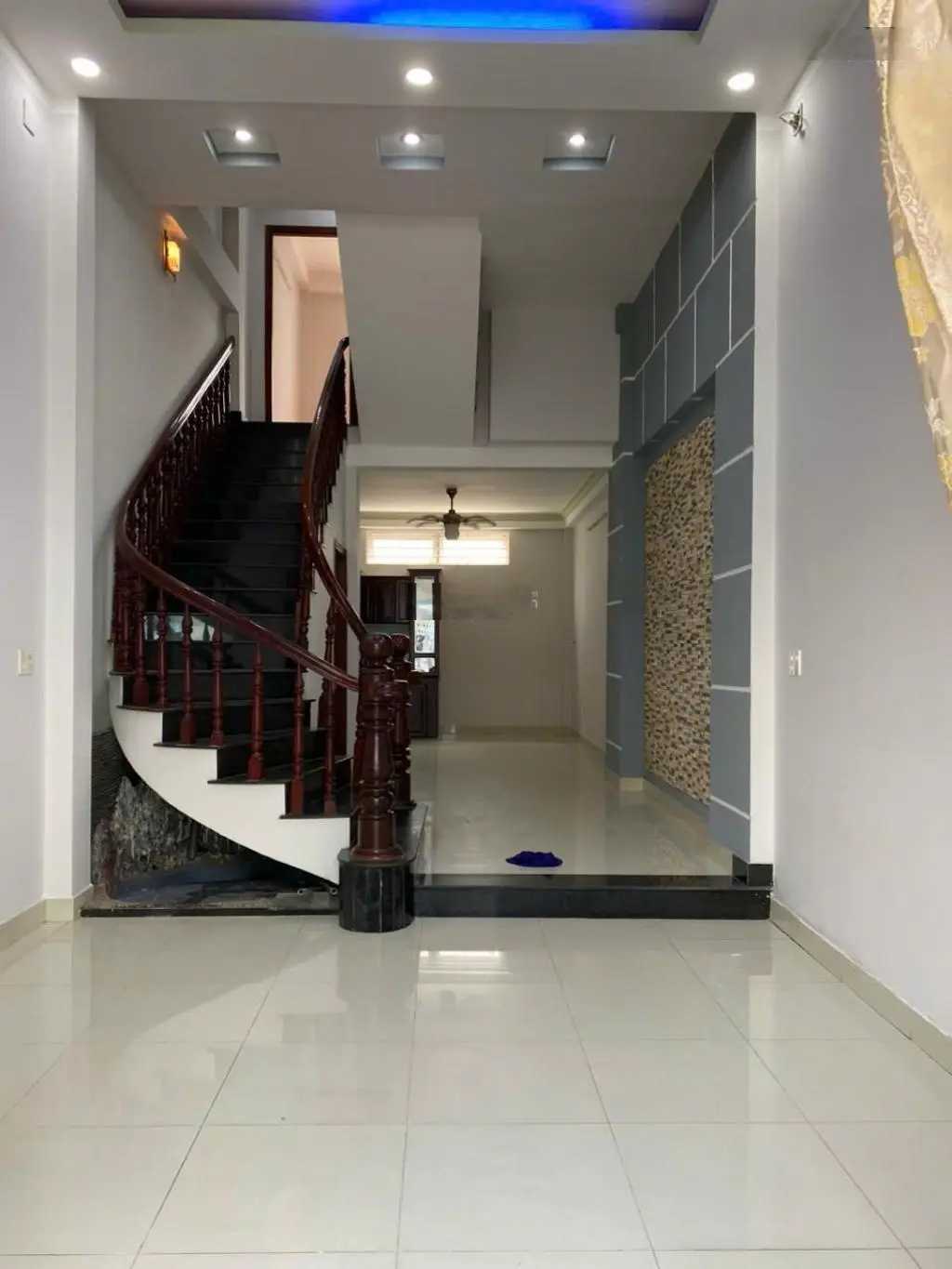 Nhà đẹp 3 tầng đường 339 kế Đỗ Xuân Hợp Phước Long B Quận 9 - hẻm xe hơi - nhỉnh 7 tỷ thương lượng