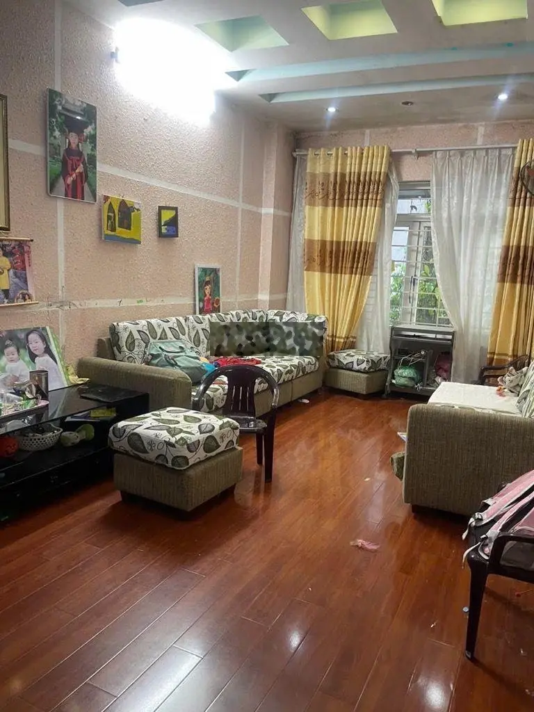 Bán nhà riêng Lạc Long Quân 54m2, vài bước chân ra ô tô, giá chào 12.9 tỷ