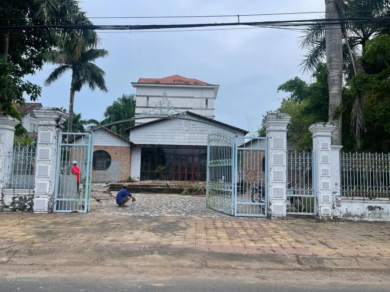 Cần tiền cho con du học Mỹ nên bán nhà mặt tiền đường Trần Quang Diệu Phường 1 thành phố Bạc Liêu