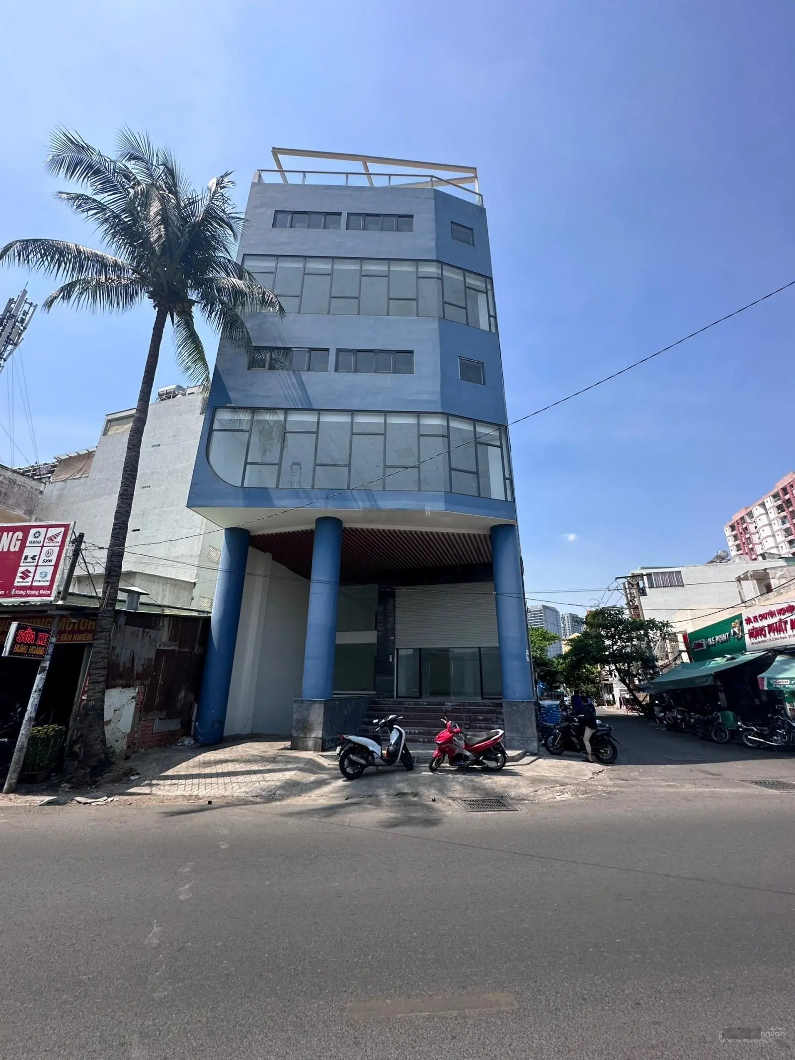 Building 2 MT Huỳnh Văn Bánh Q. PN (DT 8.4 x 22m NH 9m) hầm 7 tầng ST HĐT 270 triệu - 62 tỷ TL