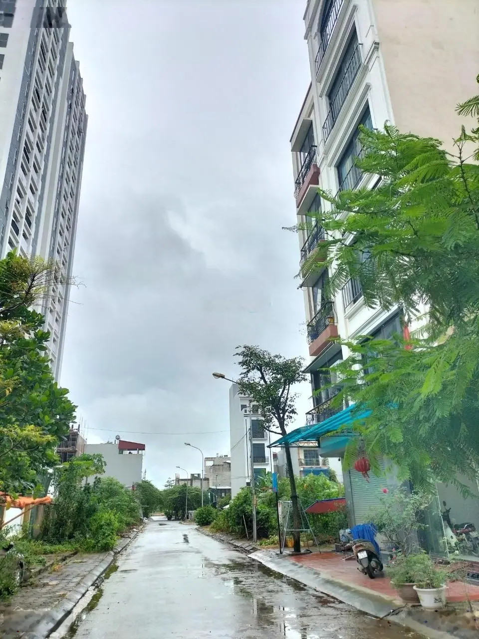 Bán đất tại đường Đại Mỗ, hàng xóm Louis City - ô tô - 2 thoáng - DT 174m2, Mt6m - Chỉ 100tr/m2