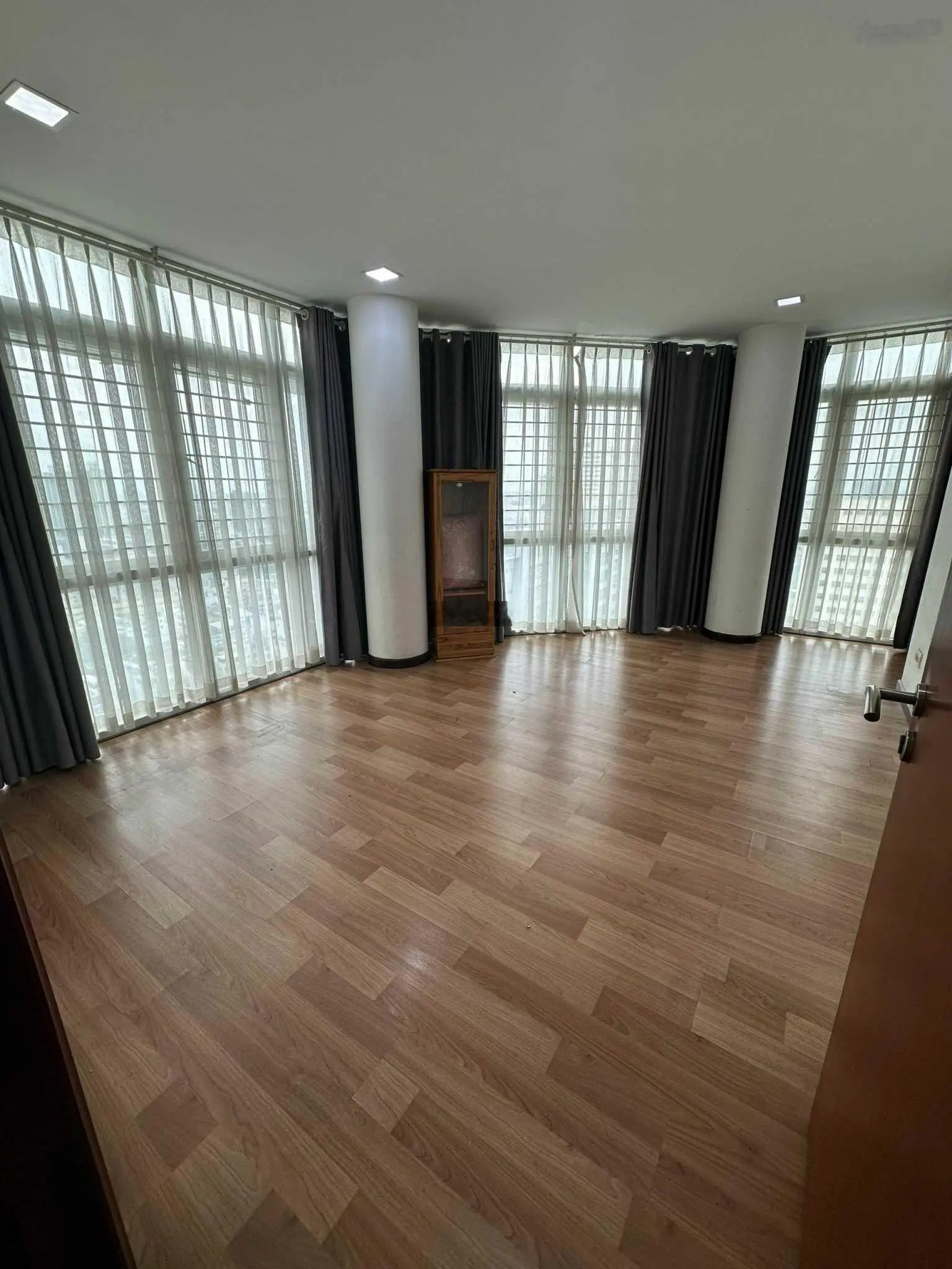 Chính chủ cần bán căn hộ chung cư 86 Tản Đà Court, duplex căn hộ 2 tầng, Phường 11, Quận 5