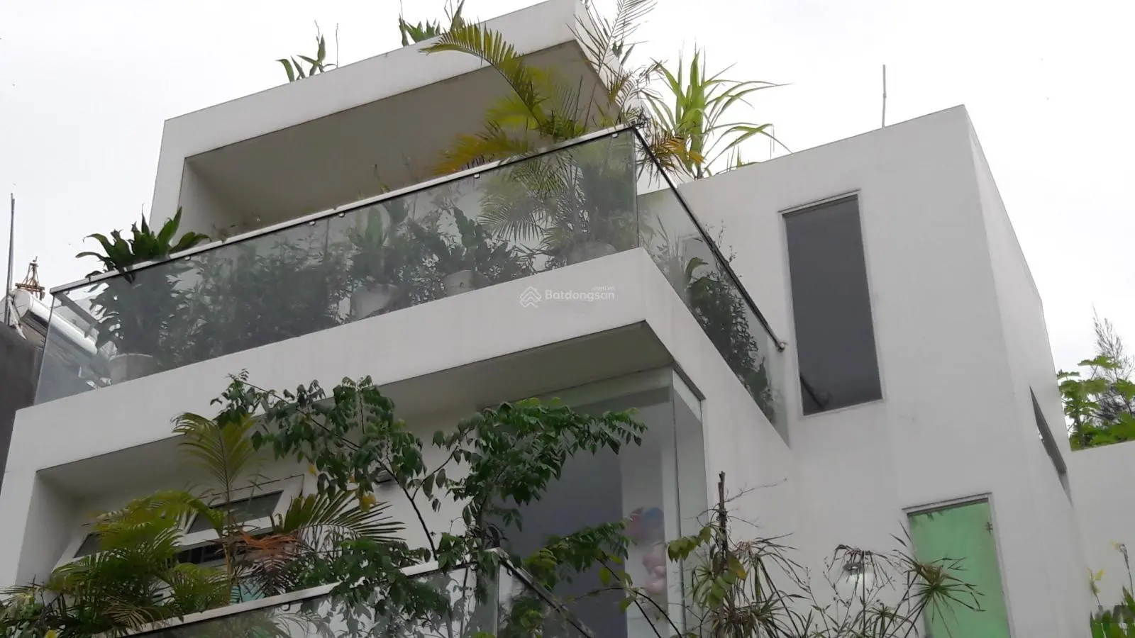 Bán nhà liên phường, 3 tầng, góc 3 mặt tiền, 83,3m2 sổ hồng. gần global city tp.thủ đức