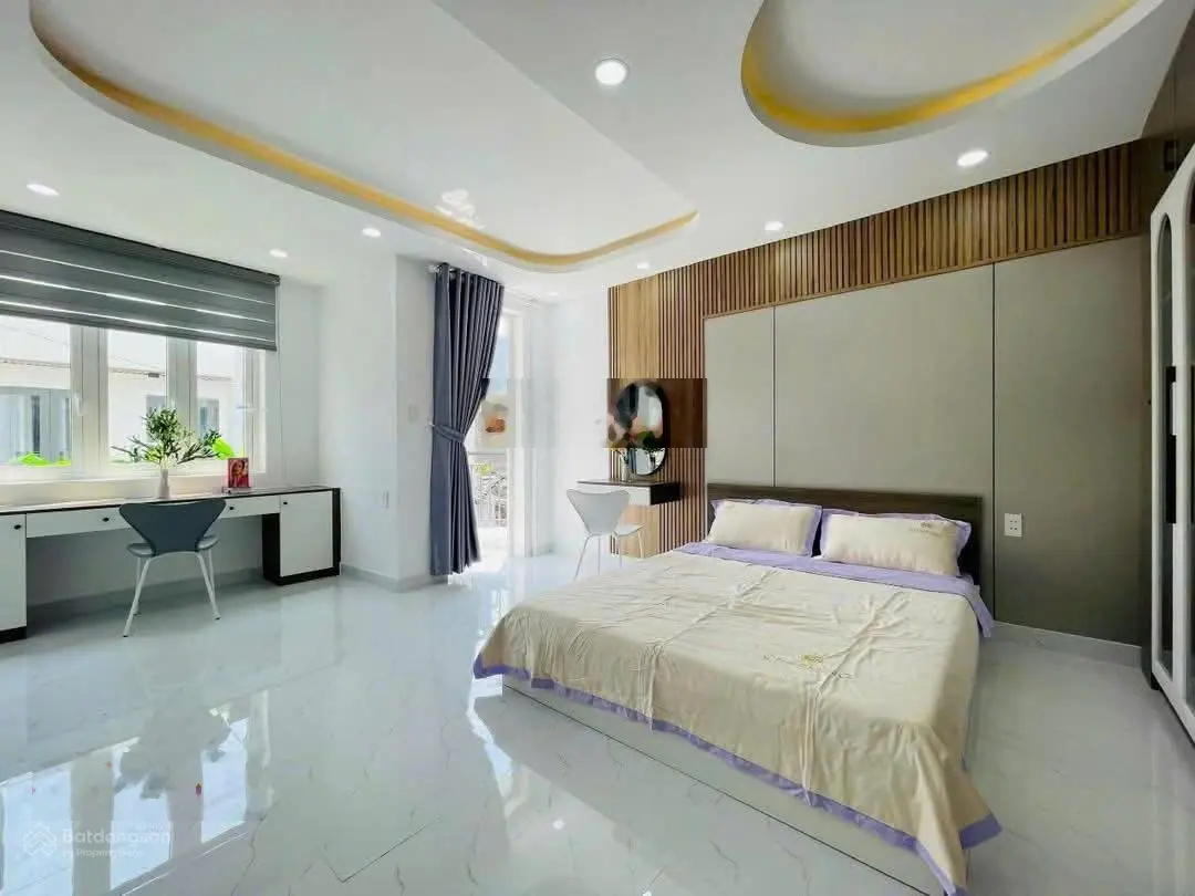 Bán nhà mặt phố, vị trí đắc địa Đ. Vĩnh Khánh - P. 9 - Q. 4, đang cho thuê 30 triệu