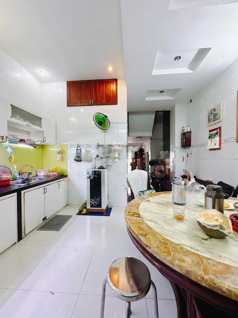 Bán nhà Quận 4, Tôn Thất Thuyết HXH quay đầu ,DT:4x15 nở hậu 5m,5 tầng.Giá:12,5 Tỷ.LH:0937577198