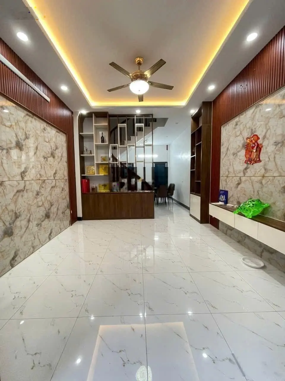 Phải nhanh mới kịp! Nhà sổ đỏ quận Hoàng Mai gần Bách Kinh Xây 43m2*4T*5PN*6,8tỷ full nội thất