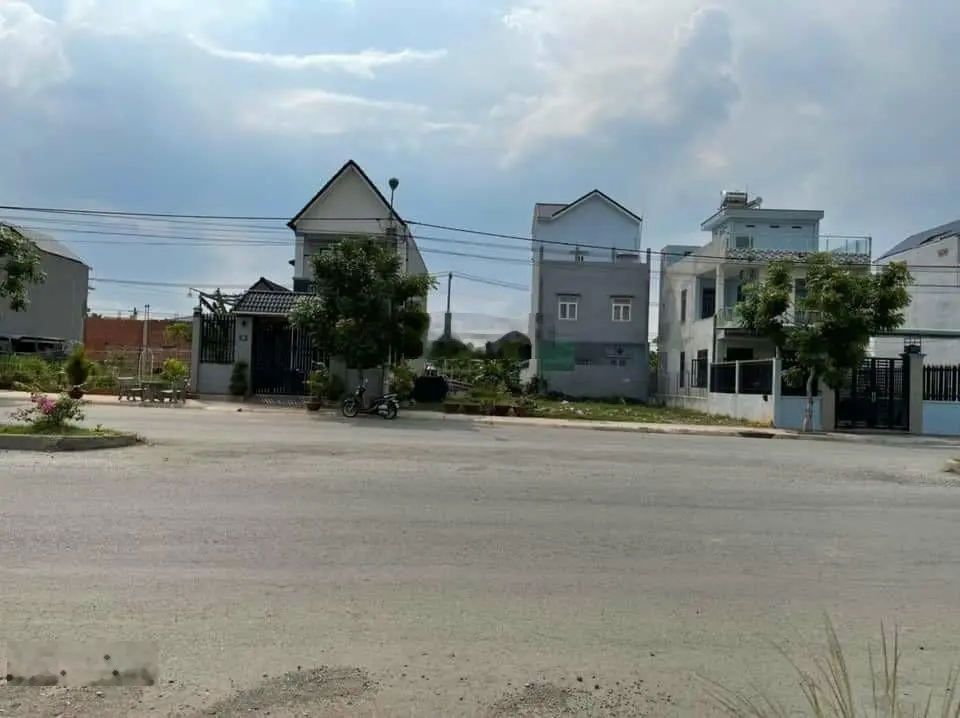 Cần bán gấp 3 lô đất đường D15, D4, D6 KDC Châu Thới ĐHQG 100 - 150m2