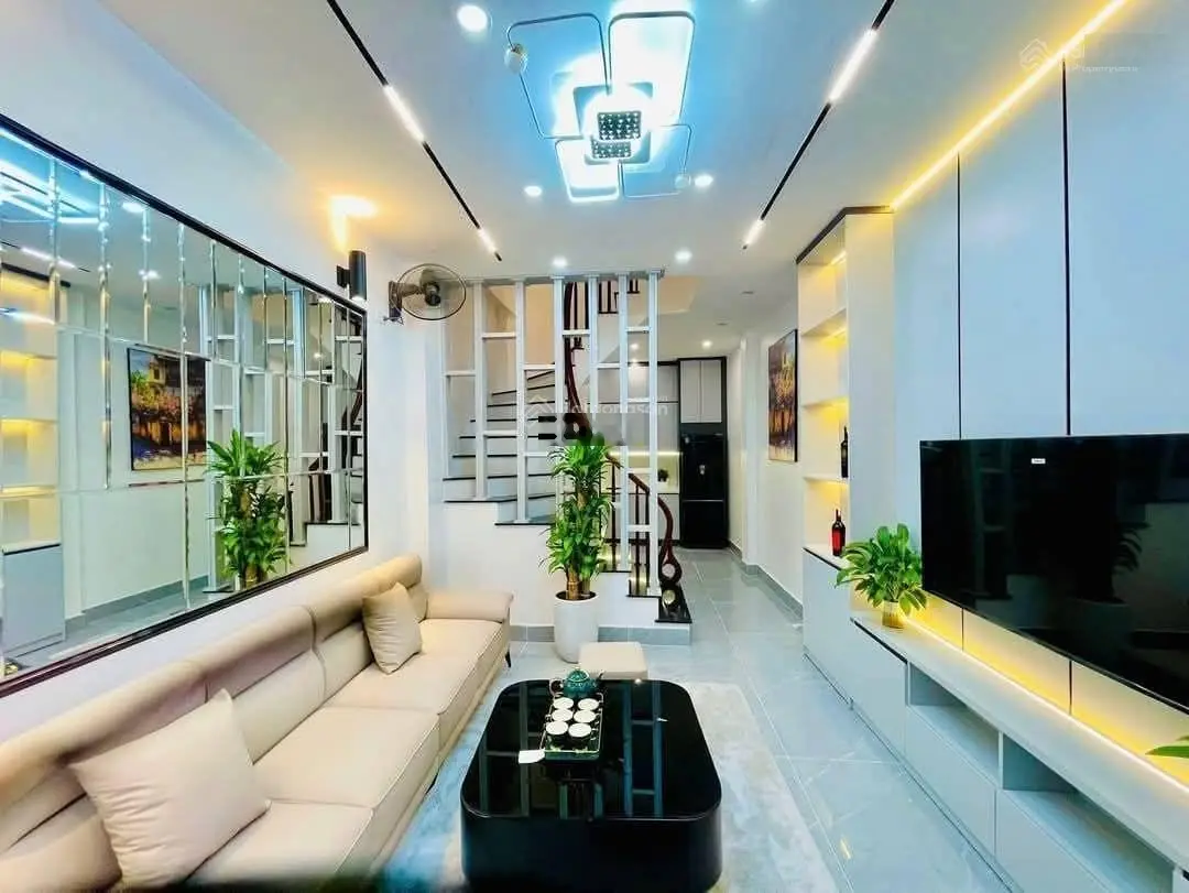 Nhà mới cực đẹp Phố Quang Tiến, Nam Từ Liêm. Diện Tích 36m2, 5 tầng, oto đỗ cổng, chỉ 20m ra phố.