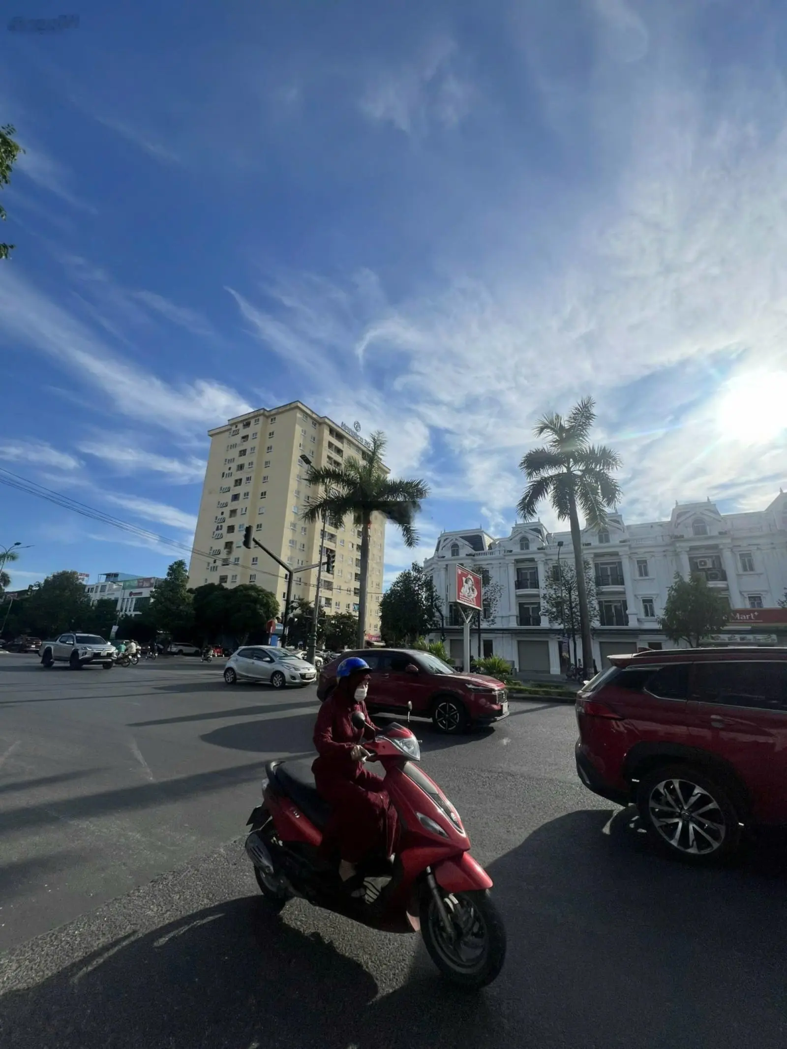 Bán nhà 4 tầng góc 2 mặt đường Lê Nin và Lý Tự Trọng đã có bìa