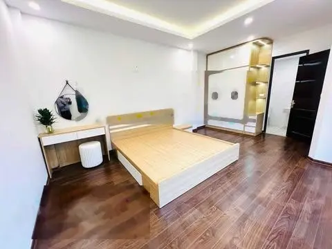 Bán Nhà Phố Gia Thượng, 34m2 5 Tầng, Ô Tô Cách Nhà 30m, Cạnh Khai Sơn HiLL 5.7 Tỷ