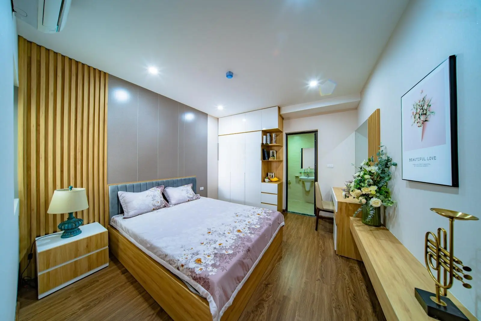 Hot! Căn hộ dòng tiền hot nhất 2024 - Đầu tư không rủi ro - Cam kết mua lại 24 tháng!