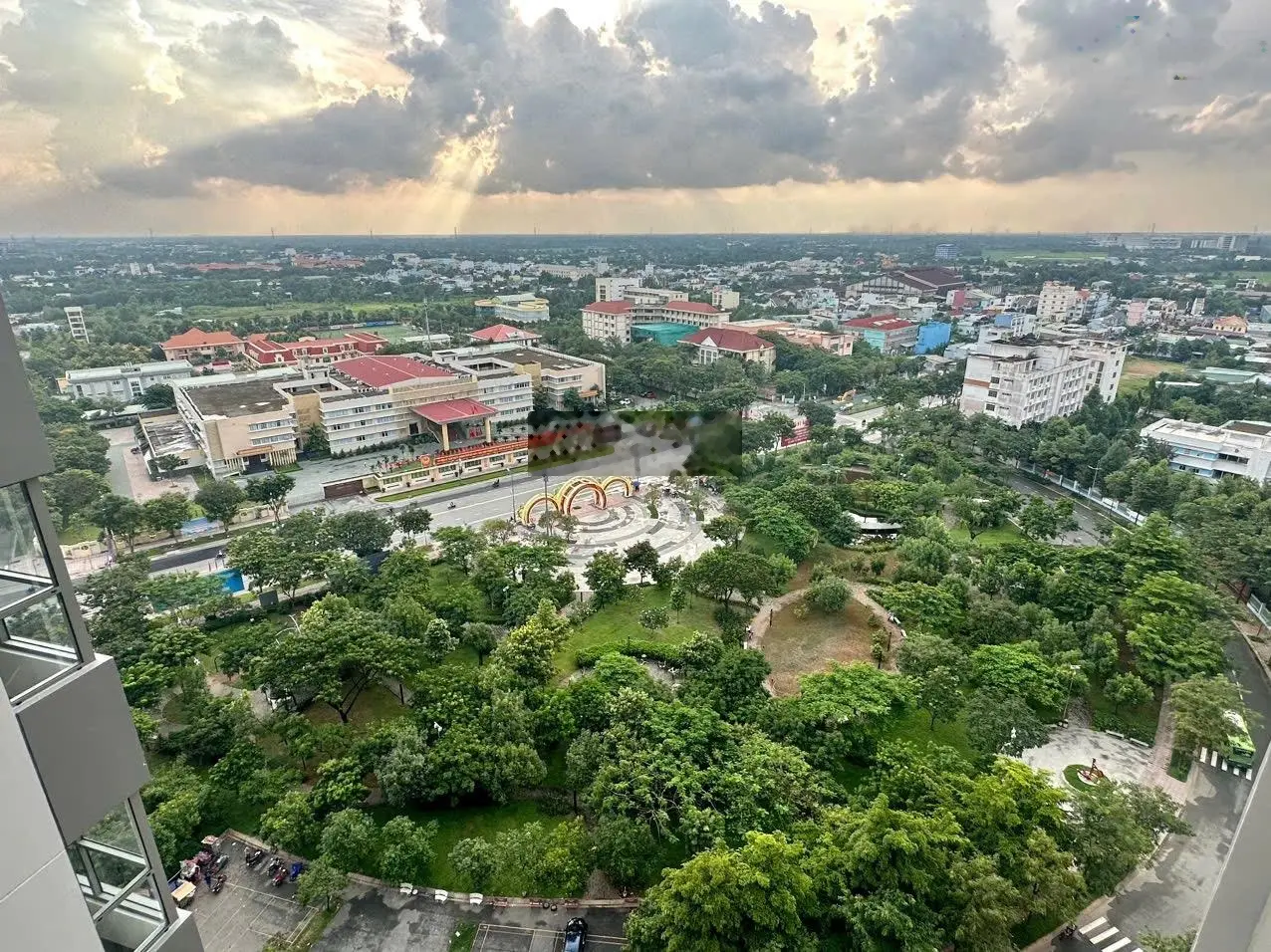 Cần tiền mở rộng kinh doanh nên bán gấp căn hộ WESTGATE tầng 17 2,450 Tỷ