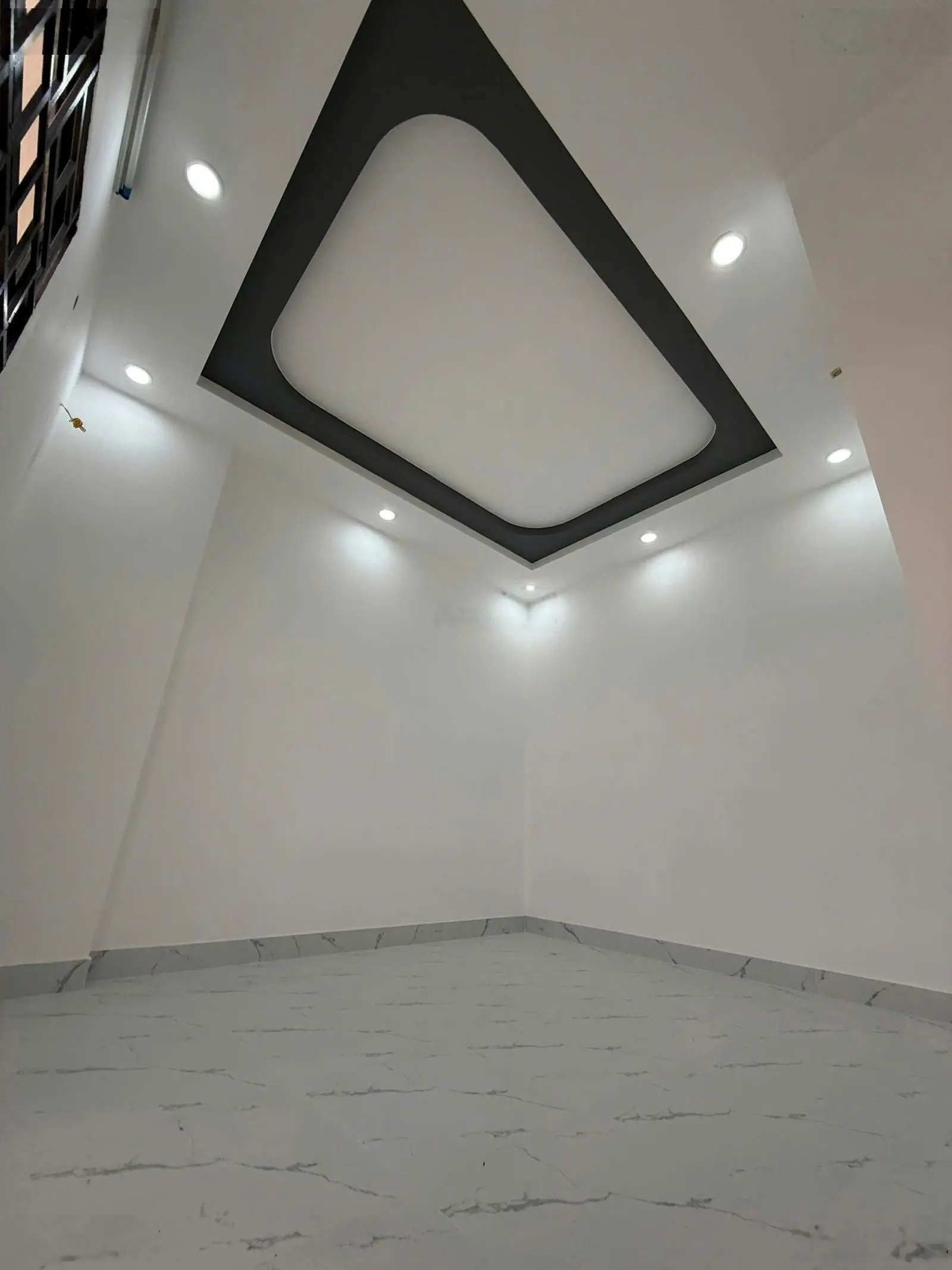 Bán nhà 1 trệt 1 lầu góc 2 mặt tiền hẻm đường Man Thiện chỉ 4,95 Tỷ LH 0909675116 Giang Võ