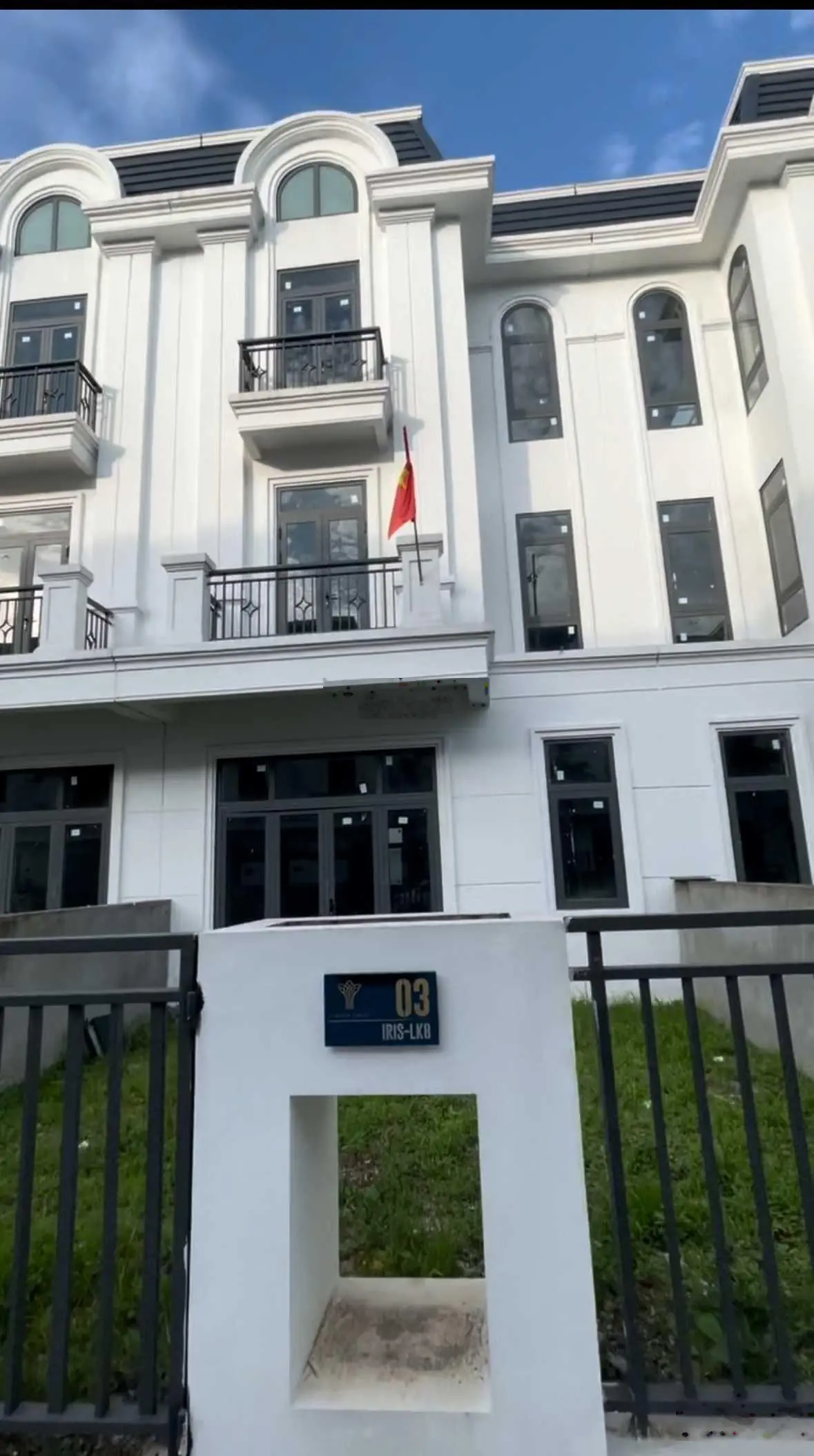 Gấp: Chính chủ cắt lỗ căn liền nhau KĐT Crown Villas TP Thái Nguyên, 132m2/căn 6.X tỷ
