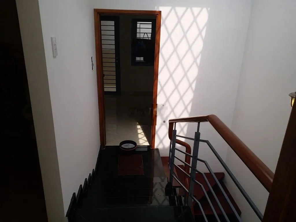 Bán nhà mặt tiền đường Lê Niệm 4.5x19 2 lầu chỉ 9.7 tỷ