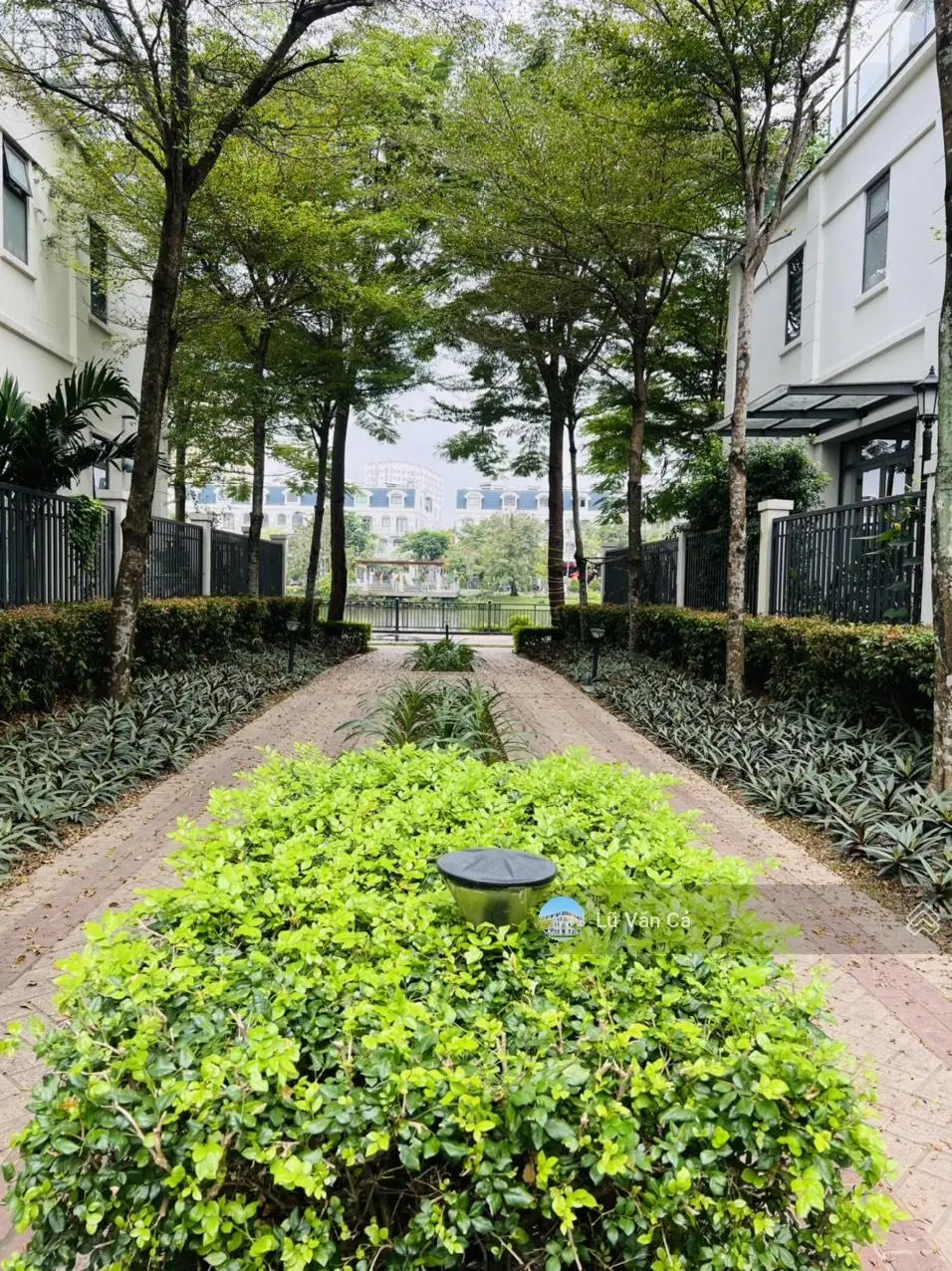 Nhà phố Lakeview City full nội thất view công viên cần bán gấp DT 5x20m giá 16,5 tỷ LH 0907 860 ***