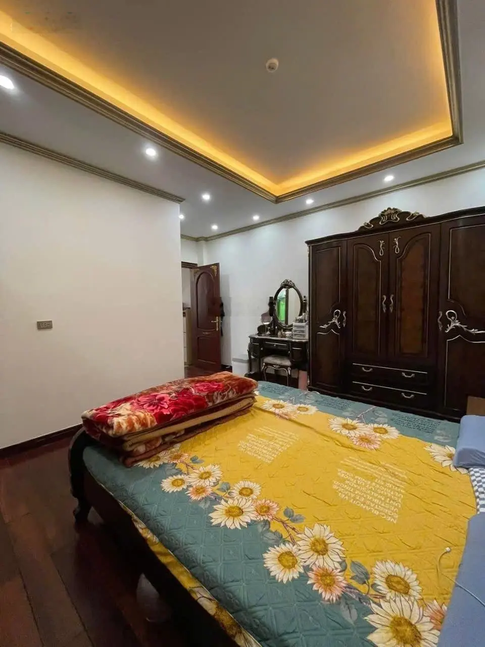 Chính chủ Bán Nhà Phân Lô Thái Hà- ô tô đỗ cửa- Nhà cực đẹp- hai thoáng- sân rộng- 4 ngủ- Sổ đẹp