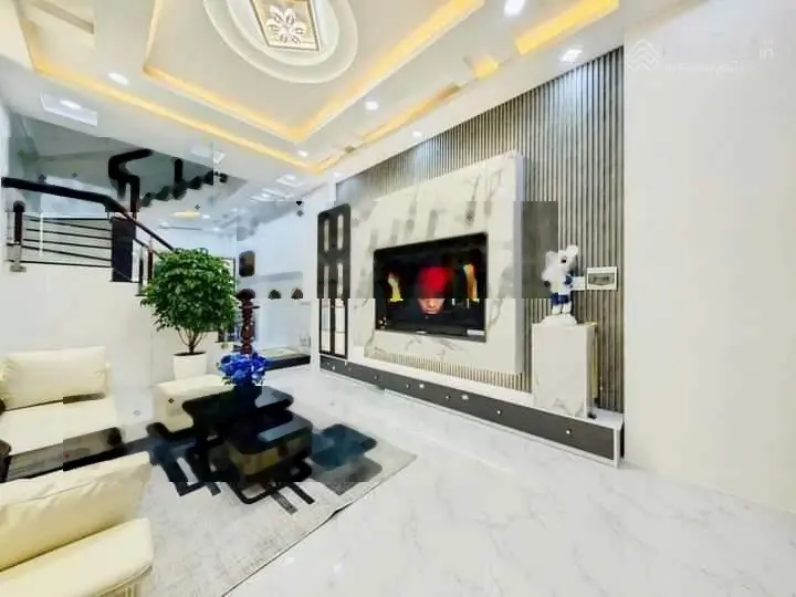 Bán cắt lỗ nhà đẹp đường Tô Ký, Q12. 76m2 - 1T3L. Hẻm rộng 6m, kinh doanh sầm uất
