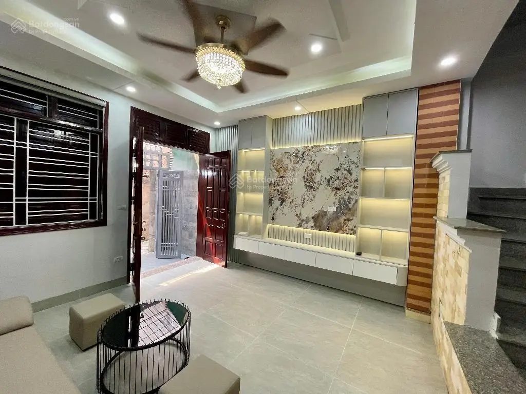 Bán nhà Tân Mai, 55m2 x 4 tầng, mặt tiền 4,5m, gần trường, chợ...- tiện ích đầy đủ, giá chỉ 6,75 tỷ