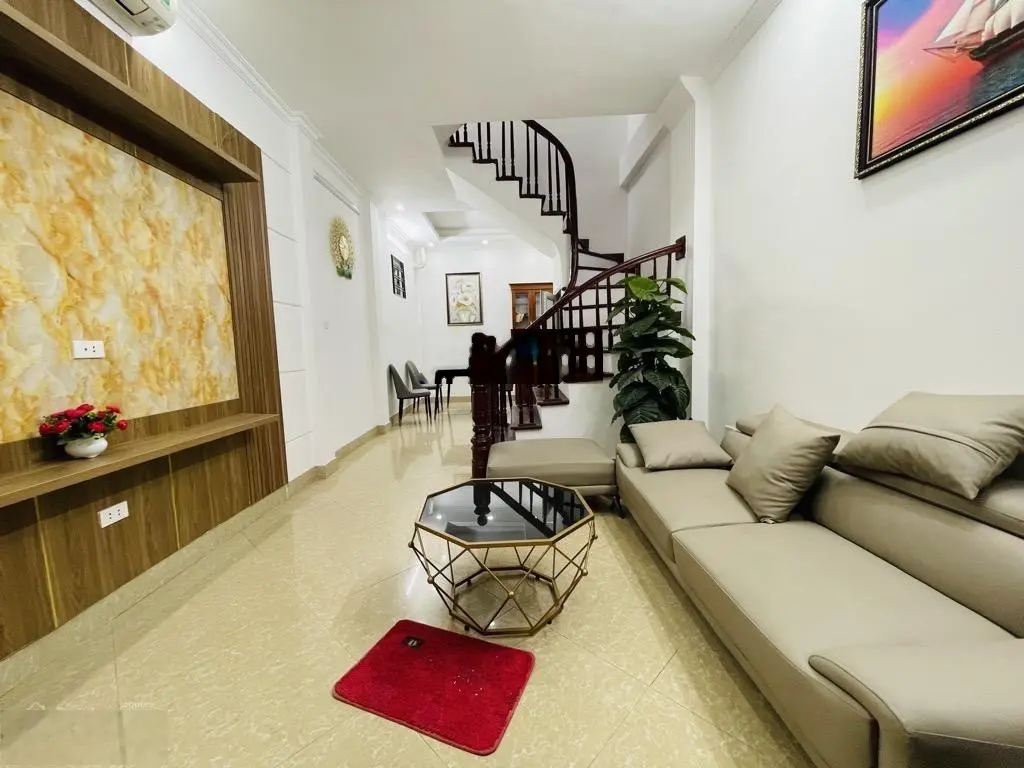 Bán nhà Kim Ngưu, 43m2 x8,25 tỷ, oto qua nhà, ngõ thông 2 đầu, kinh doanh đỉnh, giá rẻ nhất khu vực