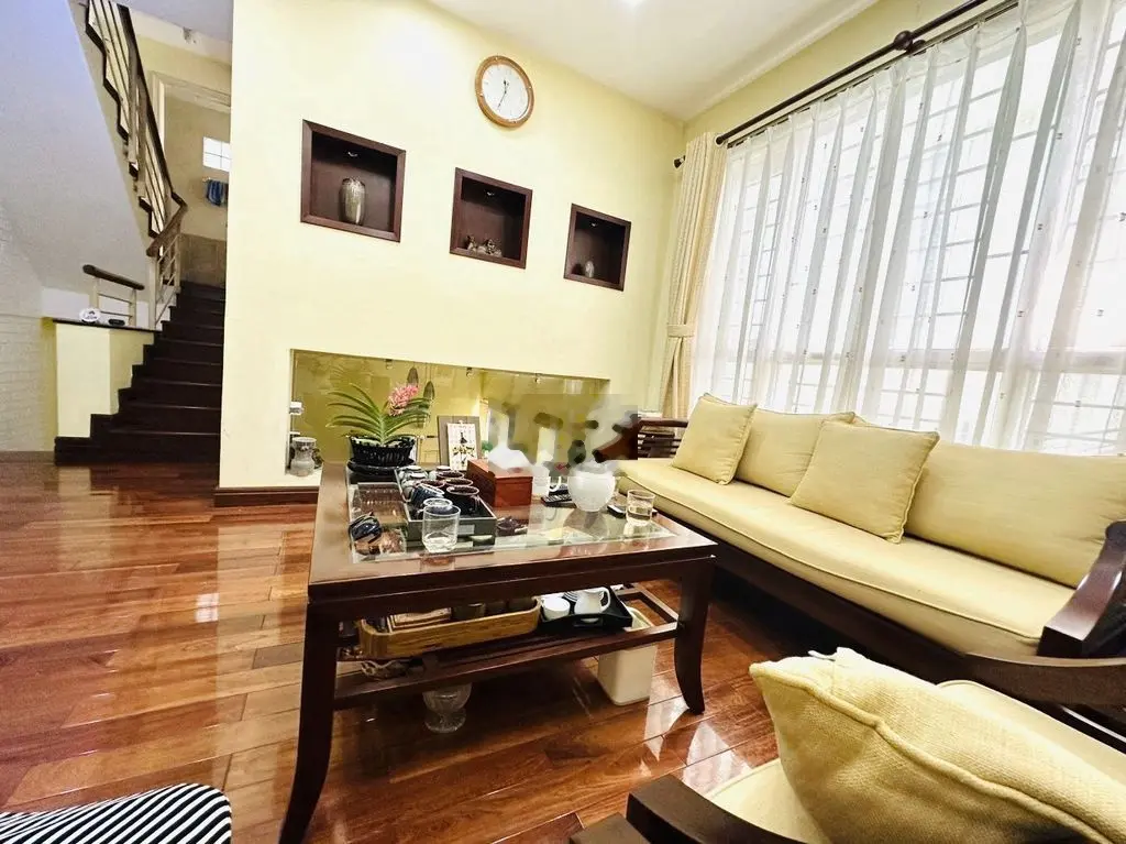 Bán nhà Đội Cấn 2 mặt ngõ- Giang Văn Minh- 40m2 4 tầng- MT 4.8 m-10 Tỷ