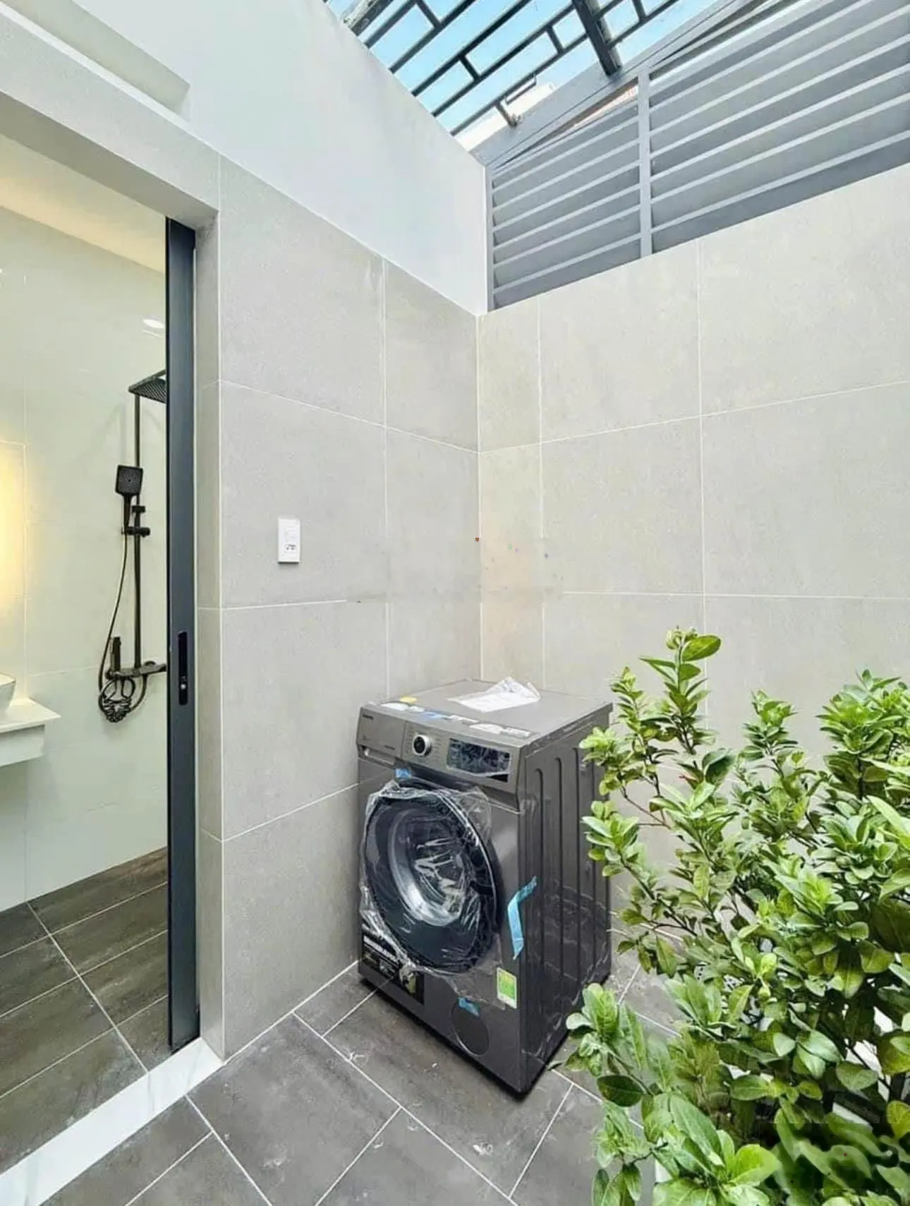 Bán nhà Đ. Trịnh Như Khuê,Bình Chánh. 1 trệt 2 lầu, DT 70m2. Giá 1 tỷ 955. SHR. Có hỗ trợ bank.
