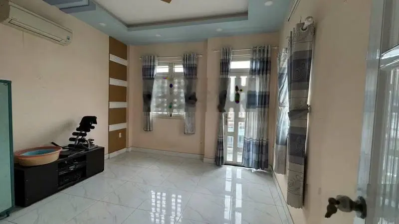 Nhà Hẻm 528 Điện Biên Phủ phường 11 Quận 10 . Diện tích sử dụng : 59,3 m2 . Giá 9,88 tỷ