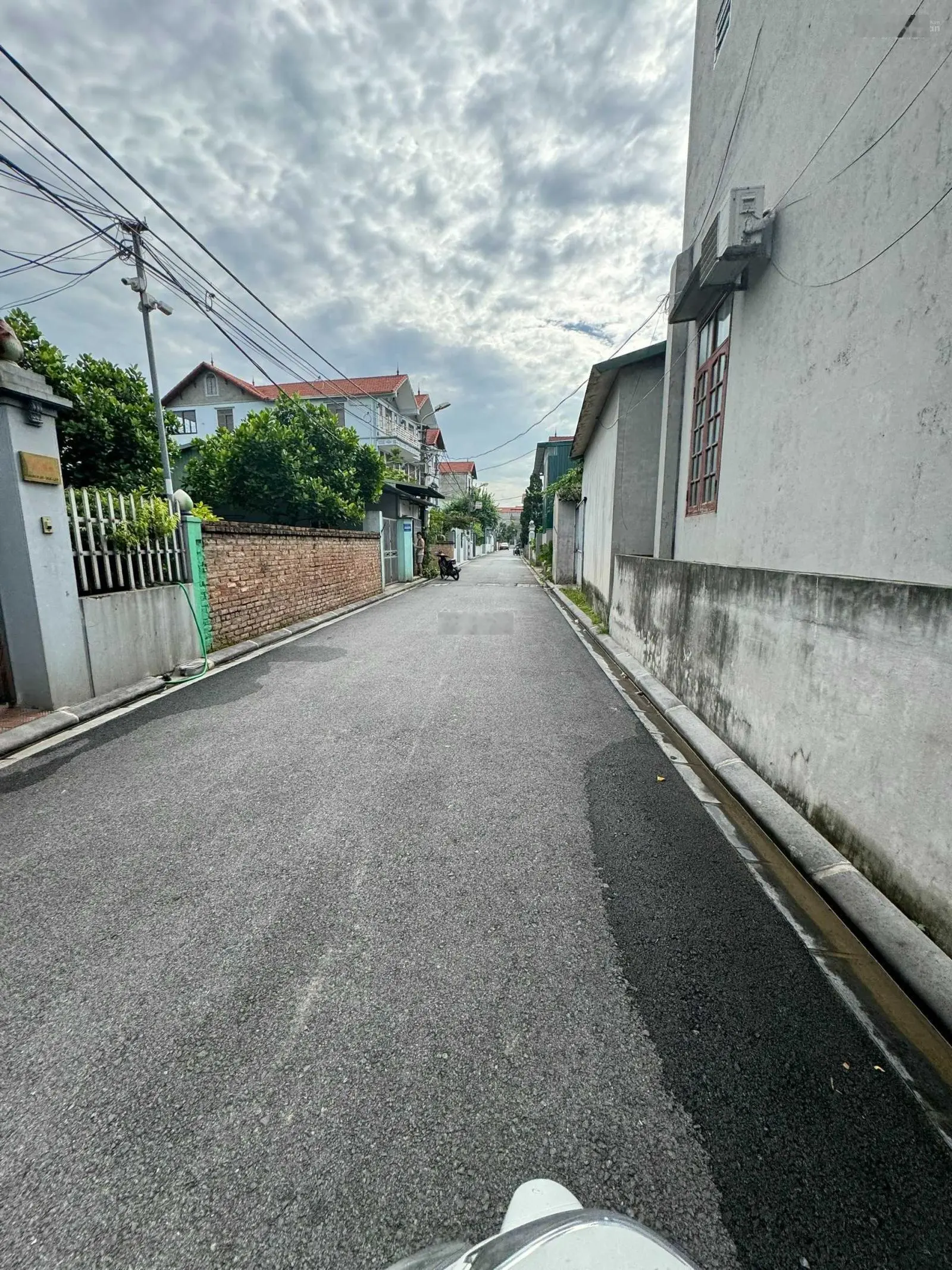 Bán đất chính chủ ngõ Độc Lập, Cự Khối diện tích 300m2, đường 2 ô tô tránh, giá 40tr/m2