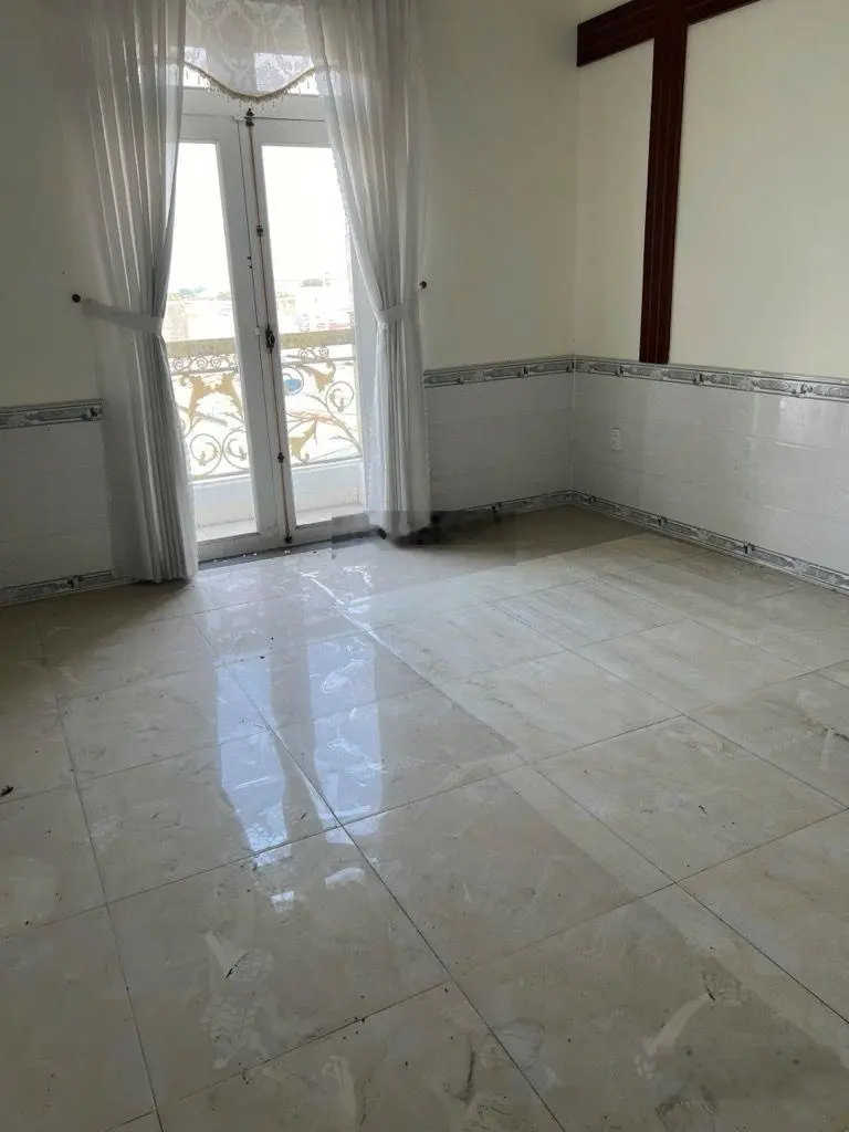 Nhà đẹp thiết kế kiểu Âu, sang trọng đẳng cấp, khu nhà giàu an ninh trí thức cao