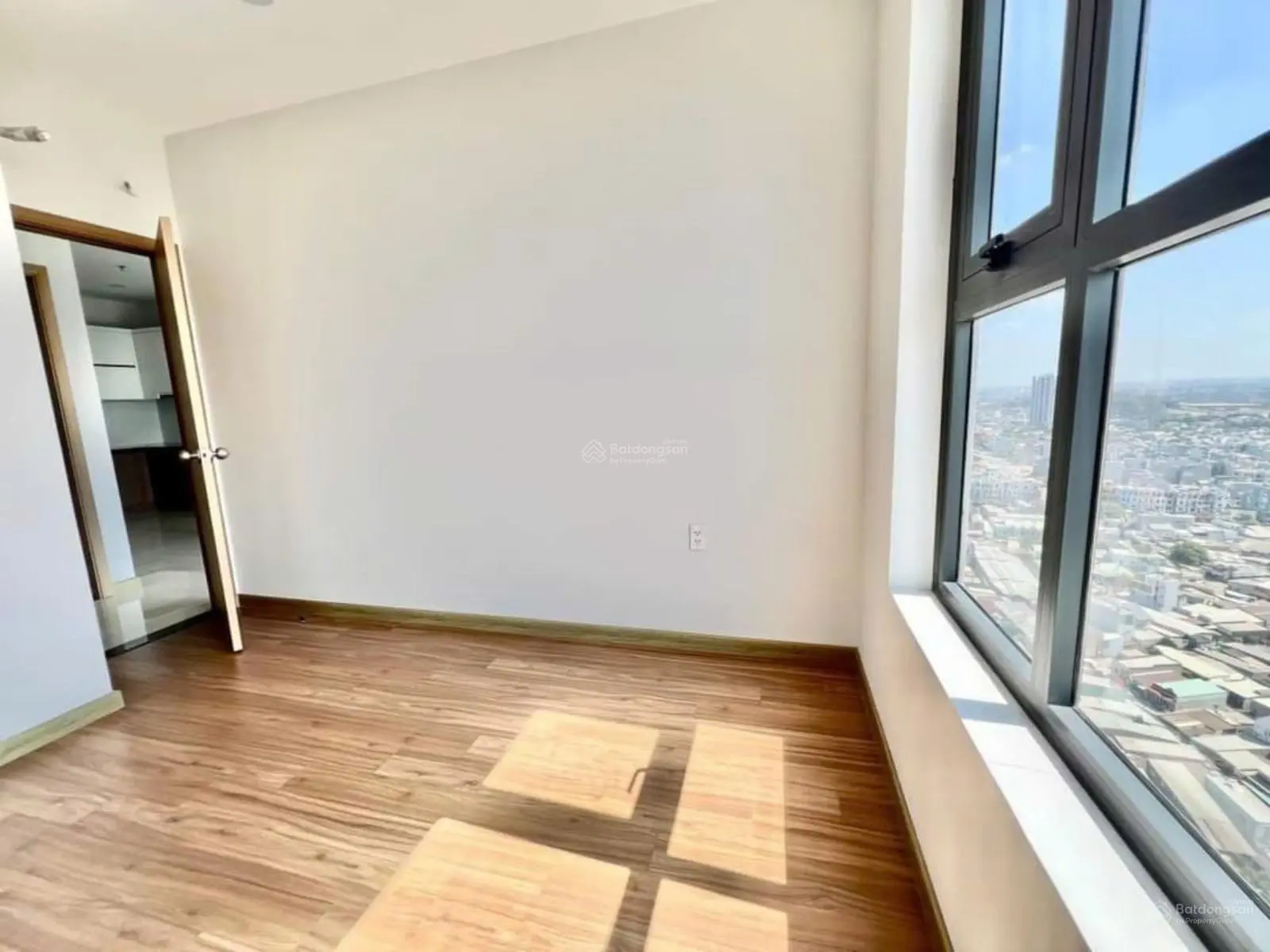 Chính Chủ Ngộp Ngân Hàng Cần Bán Lỗ Gấp 2PN-2WC Bcons Plaza, Giá 1,650 tỷ. Bán Nhanh Trong Tuần
