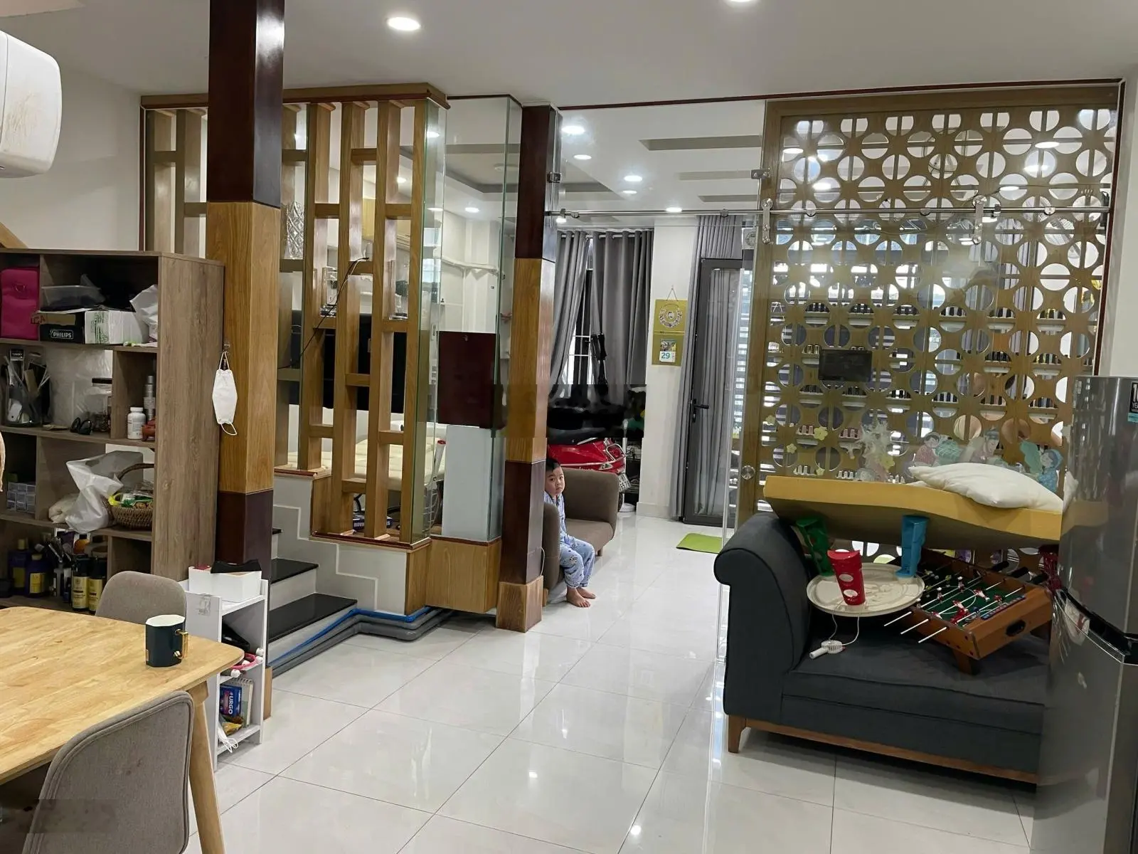 Bán nhà trệt lầu đường 385 Tăng Nhơn Phú A, Quận 9 - 2PN, hướng Đông Nam