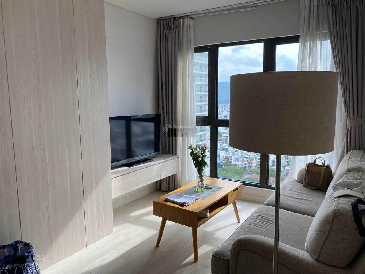 Bán căn 2 phòng ngủ Gold Coast Nha Trang view biển, nội thất đẹp, tốt