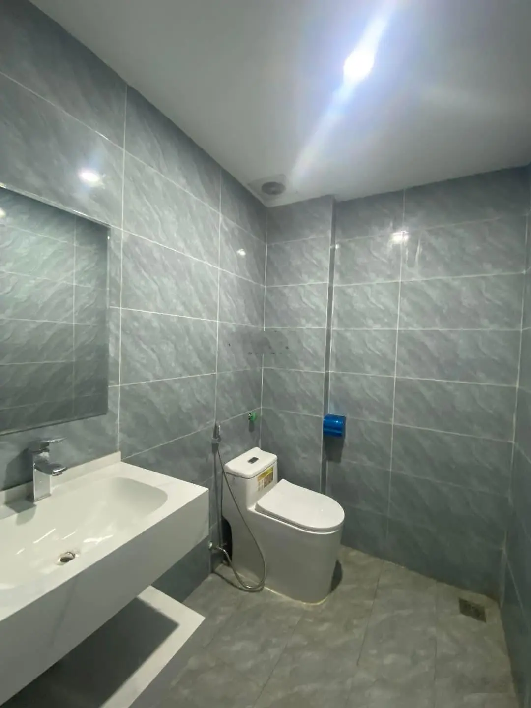 Đội Nhân, Ba Đình. DT 35m2 x 6 tầng, MT 4,3m, giá 9,6 tỷ. Thang máy, phân lô, 20m ra ô tô đỗ