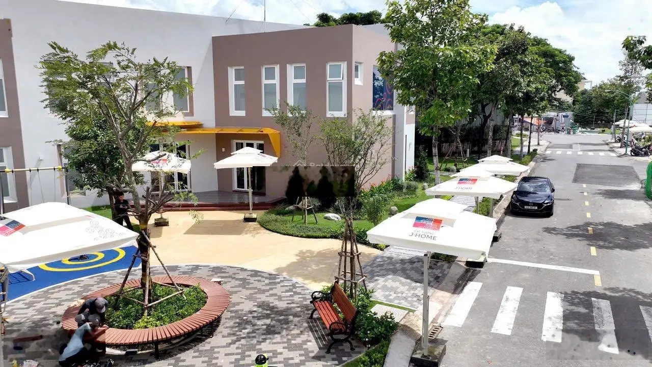 Bán nhà mặt phố 3 lầu giá 3,4 tỷ VND tại Bình Dương, diện tích 76,5 m2