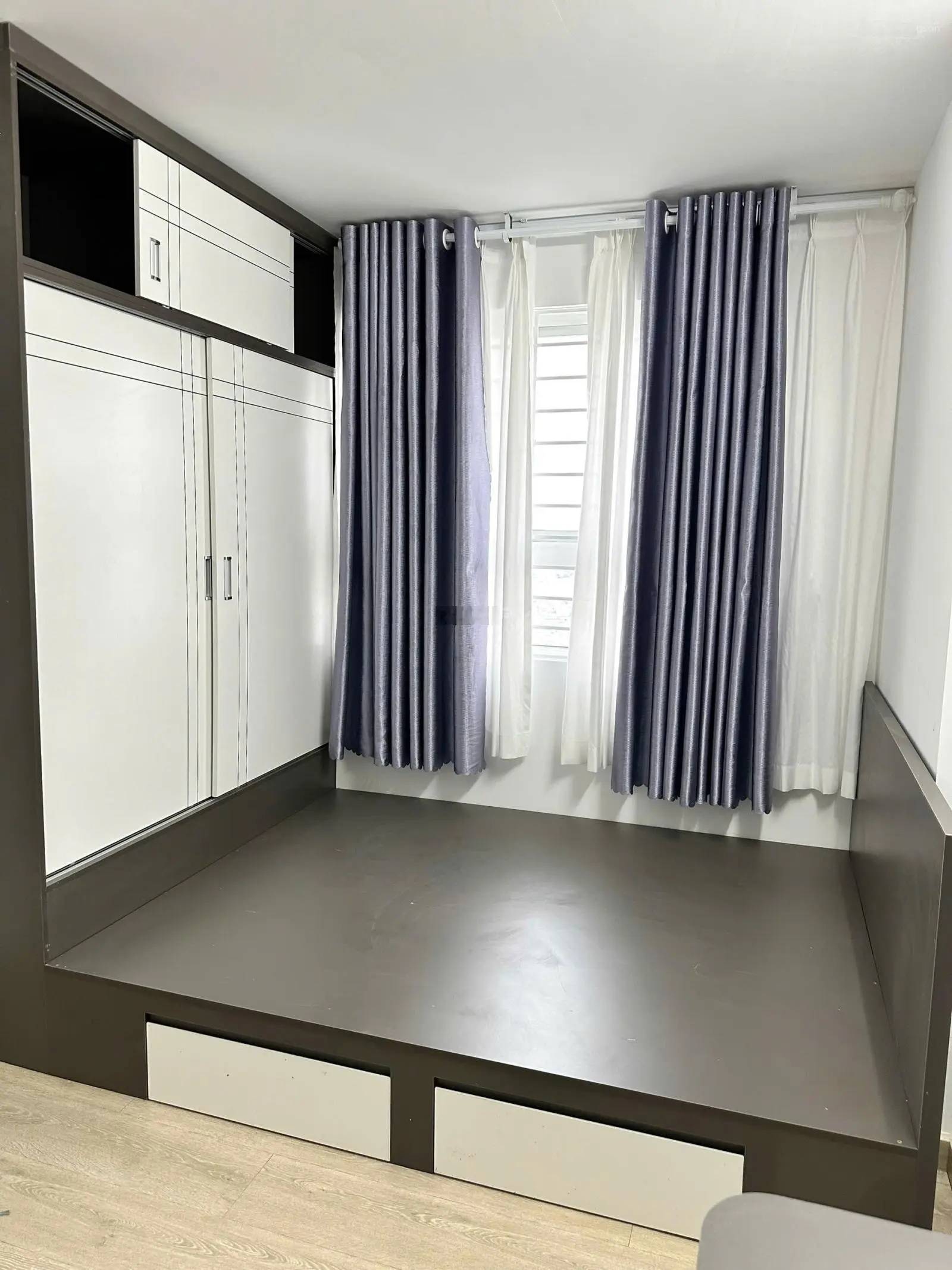 Bán căn hộ chung cư tại blue sky tower, 1,85 tỷ - 55m2 - đẹp, nhiều tiện ích.đt 0909 456 ***