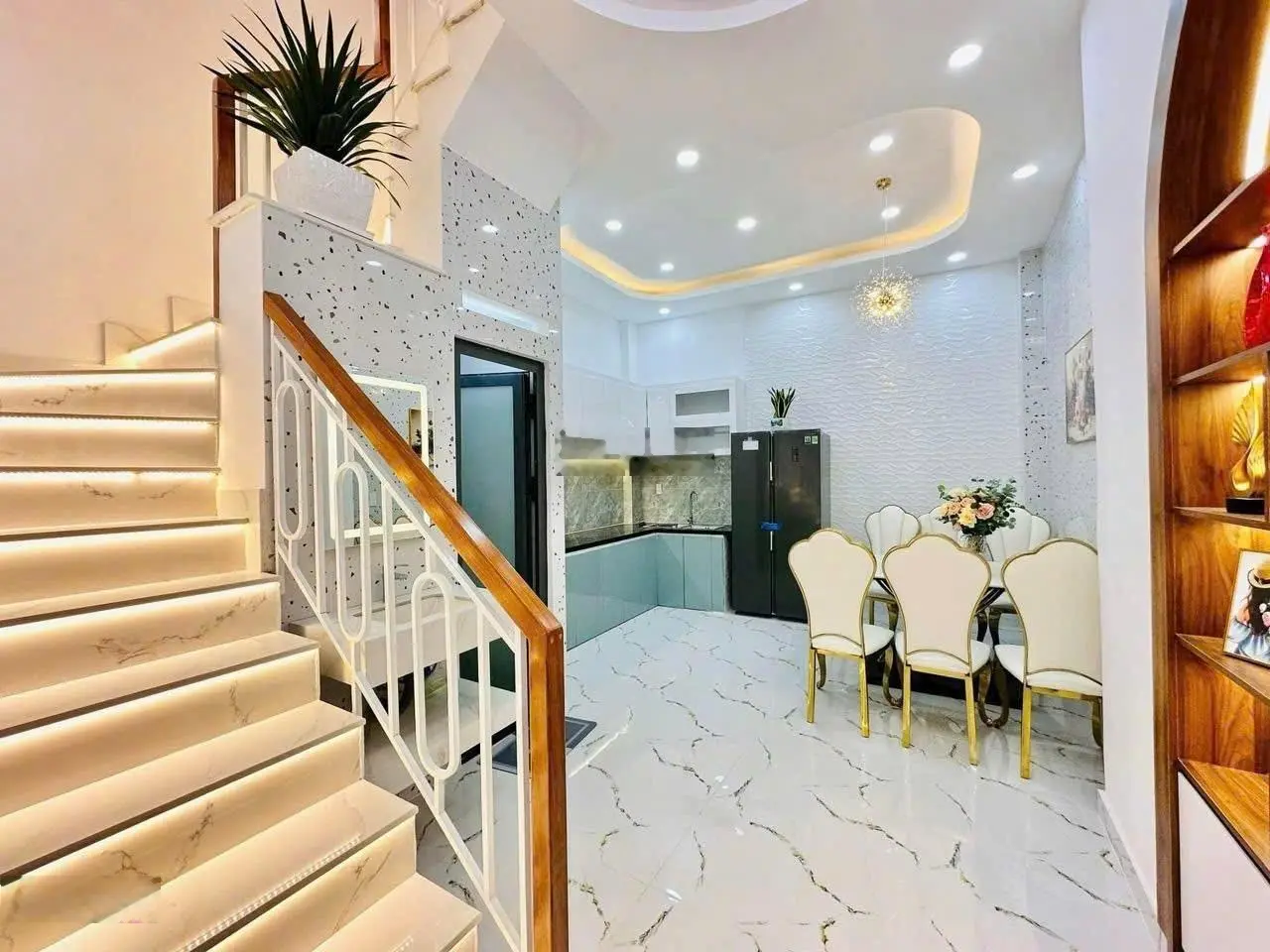 Chú Sáu bán nhà 40m2 Lê Hồng Phong,Q5 xây 3 lầu giá 2tỷ990.Gần bệnh viện Nhiệt Đới.Cho thuê 10tr
