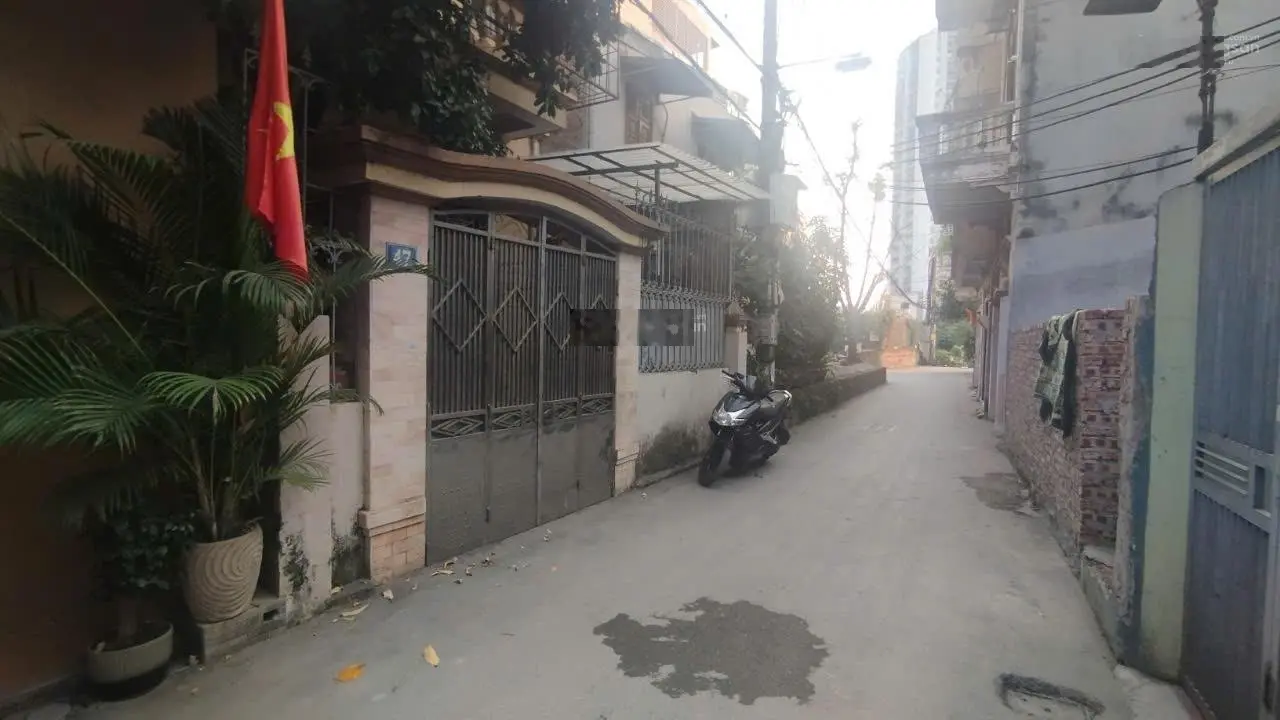 Bán đất tại Đại Mỗ, Nam Từ Liêm 51,3 m2, mặt tiền 6,28m, giá 6,75 tỷ, ô tô đỗ 0985 571 ***
