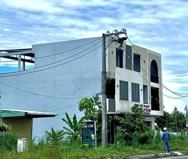 Chủ cần bán gấp nền Đất thổ cư dt 200m2 ở gần chợ Thủ Thừa, Long An