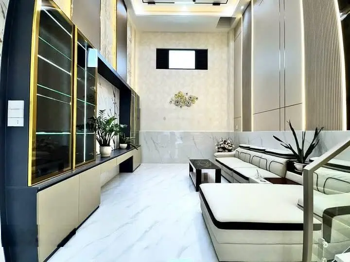 Bán gấp nhà Nguyễn Văn Tăng , Long Bình , Quận 9. DT 65m2 giá bán 3 tỷ .Sổ riêng