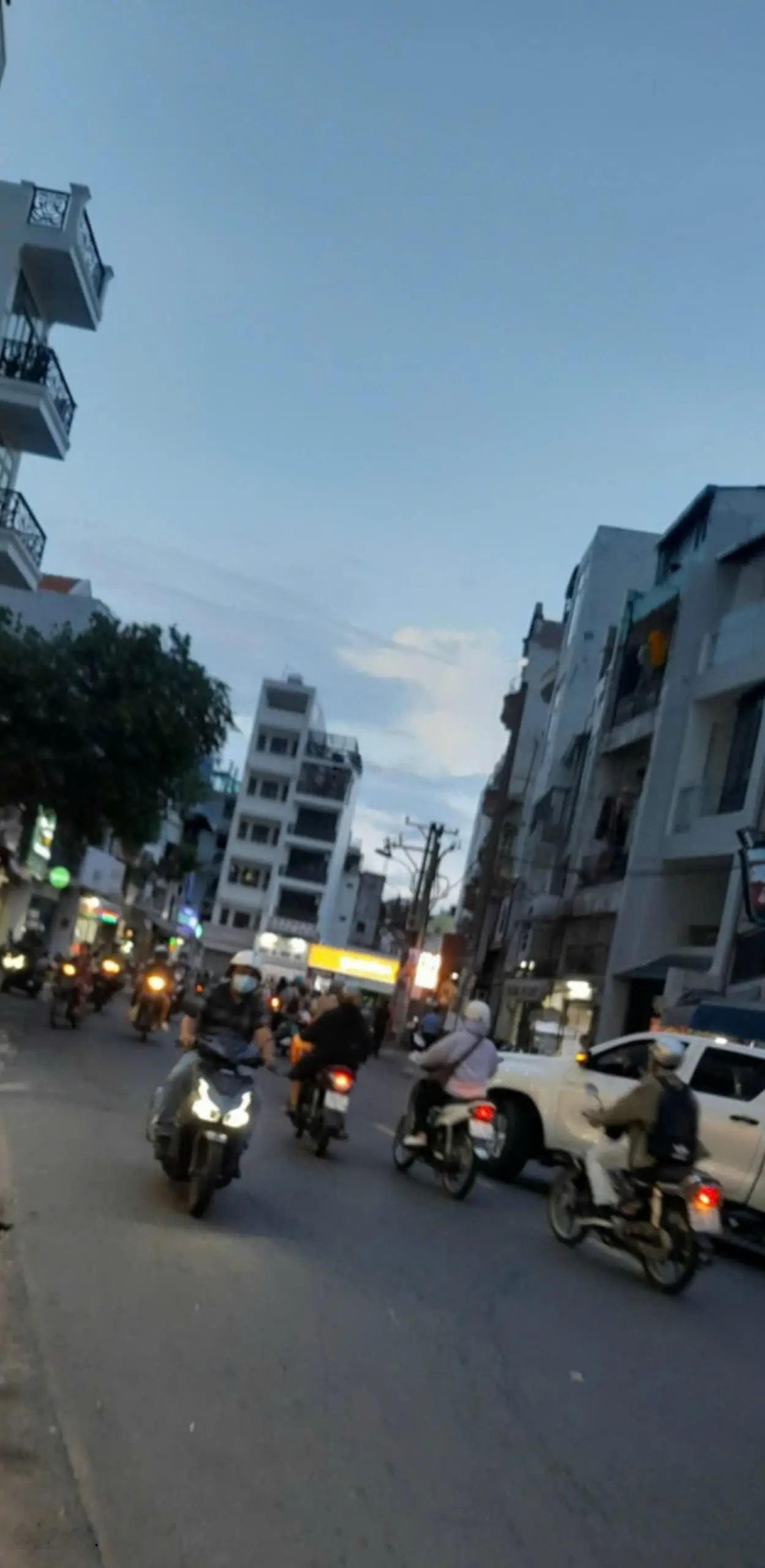 Bán nhà MTKD Huỳnh Văn Bánh, 5,5 x 9 , top hậu giá hời chỉ 8,2 tỷ