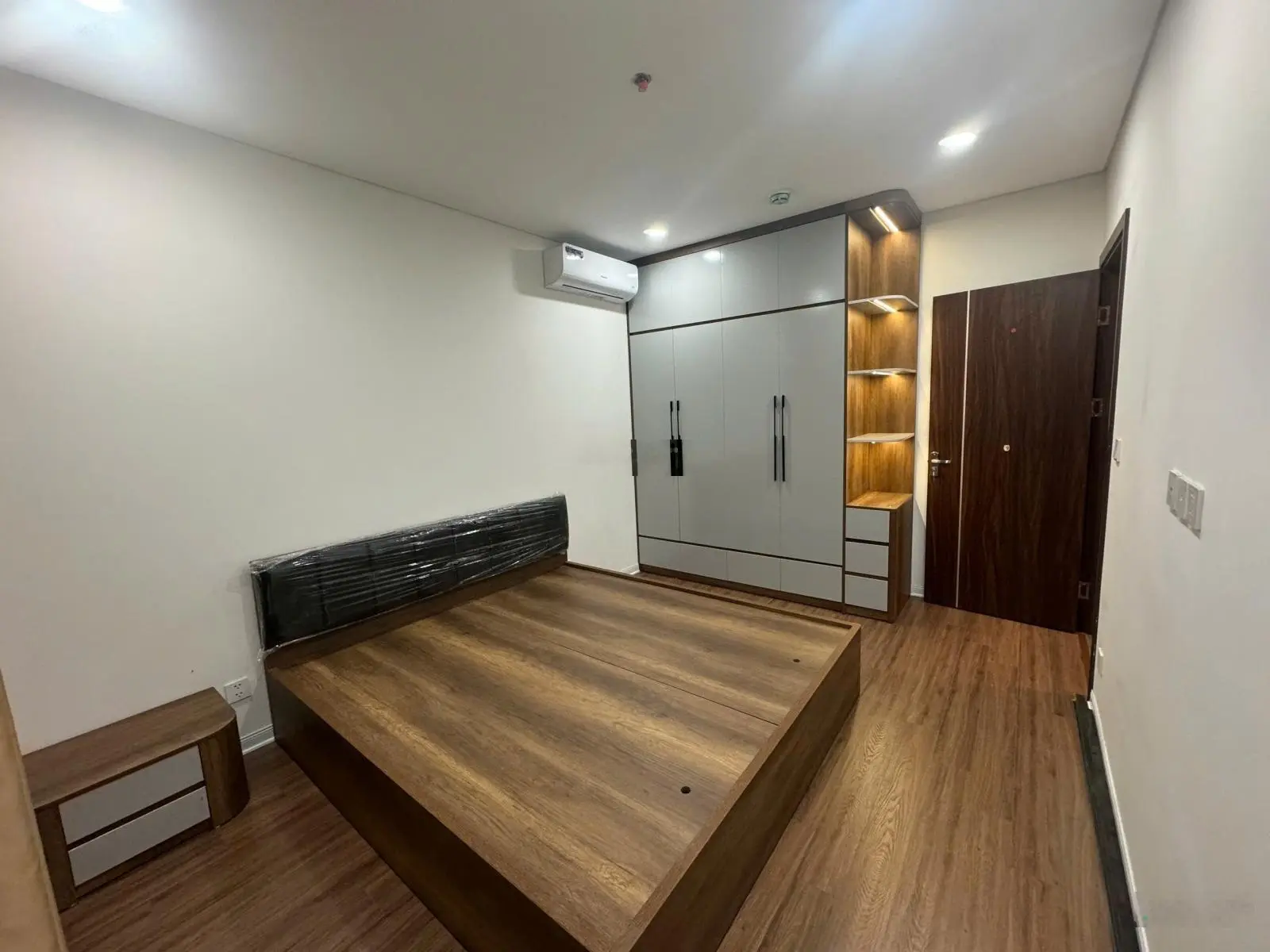 Bán căn hộ 3 ngủ chung cư Bình Minh Garden 93 Đức Giang giá 5 tỷ 2