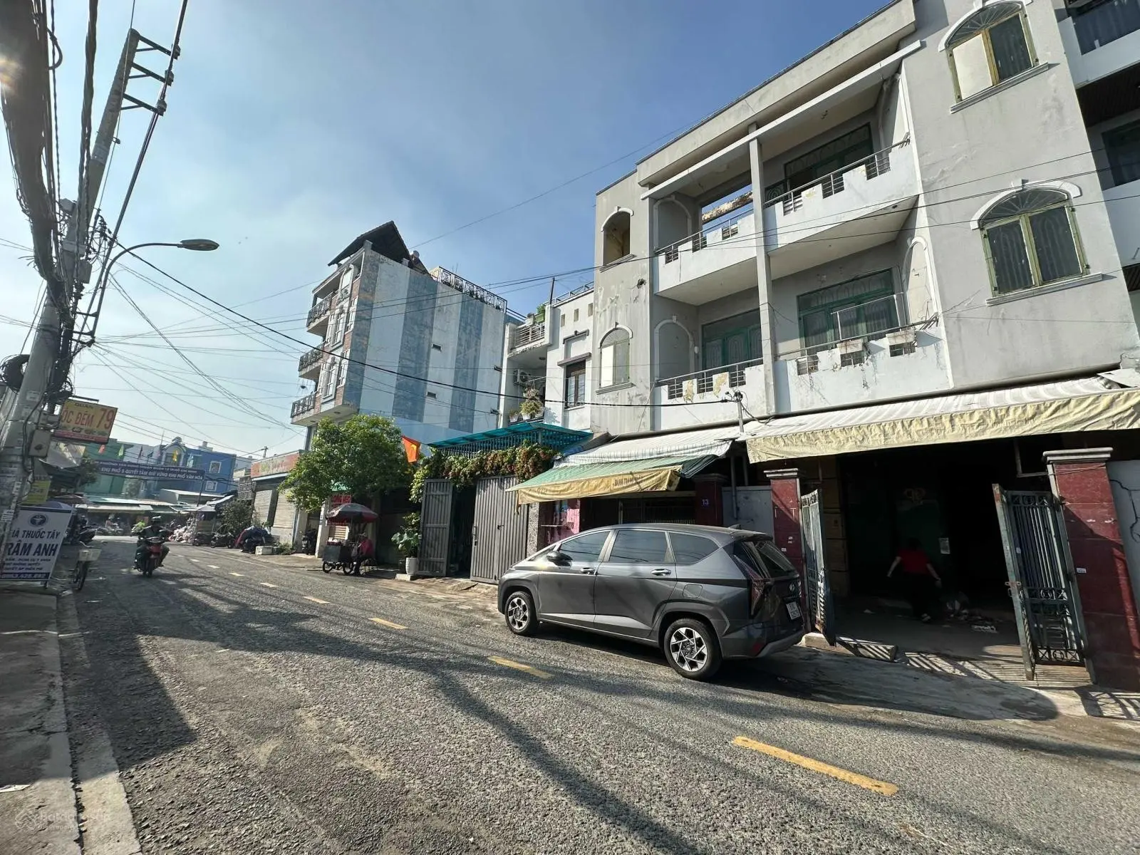 Bán đất 10x23m tặng nhà 3 tầng, mặt tiền Đông Hưng Thuận 2. Ngay chợ cây Sộp