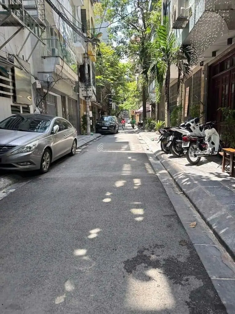 Siêu hiếm! Nhỉnh 7 tỷ ô tô đỗ cửa - Dịch Vọng - Cầu Giấy - Nhà đẹp ở luôn đón tết