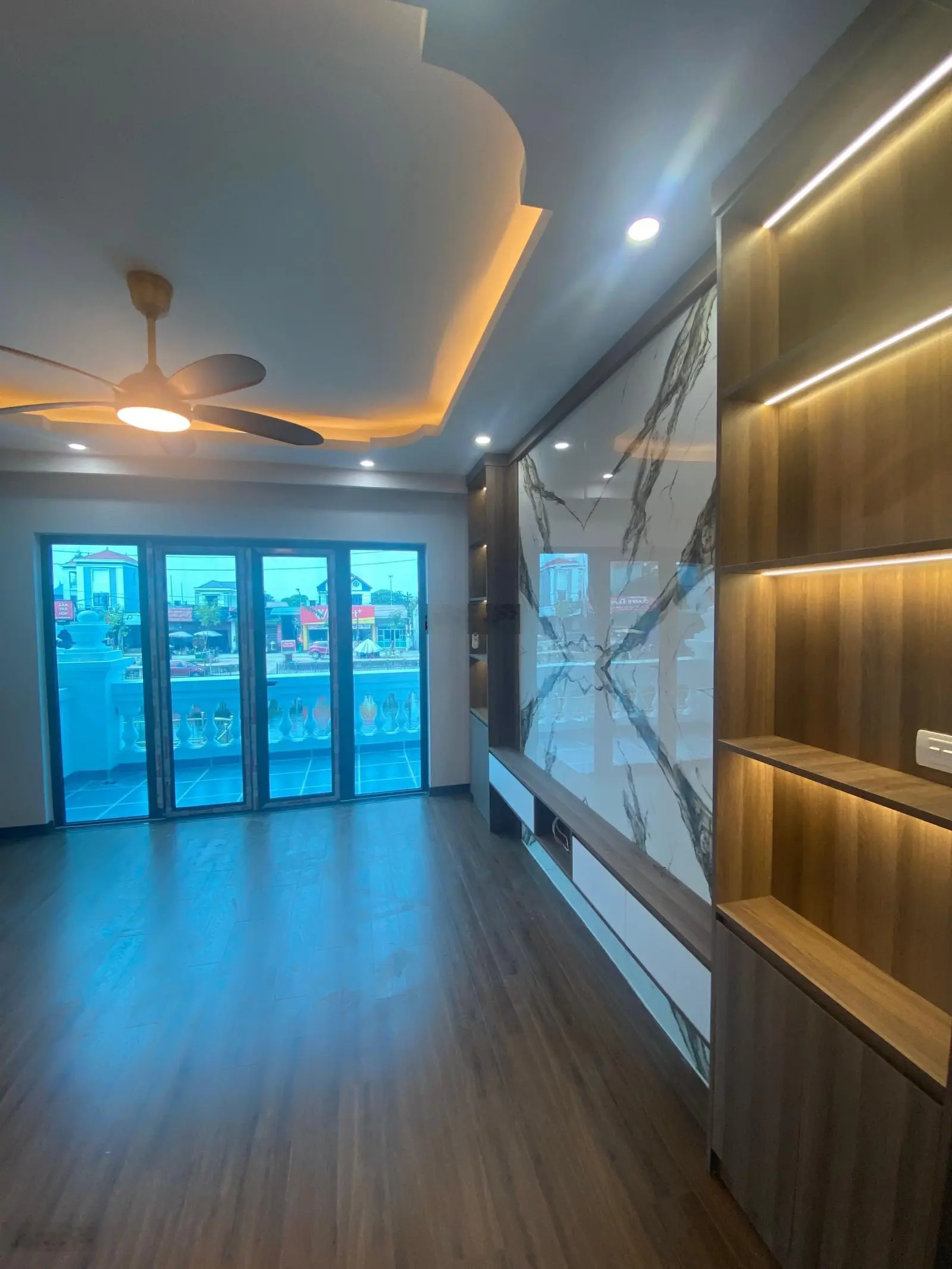 BIỆT THỰ LIỀN KỀ VIEW HỒ. 65m2 .5,x Tỷ ,2 MẶT ĐƯỜNG TRƯỚC SAU VÀO NHÀ ,GARA Ô TÔ RỘNG RÃI